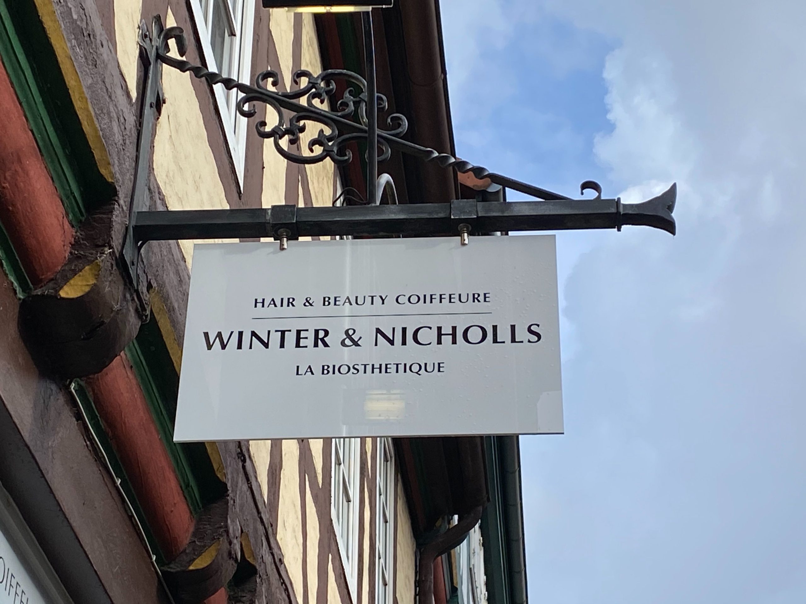 Hair & Beauty Coiffeure Winter & Nicholls